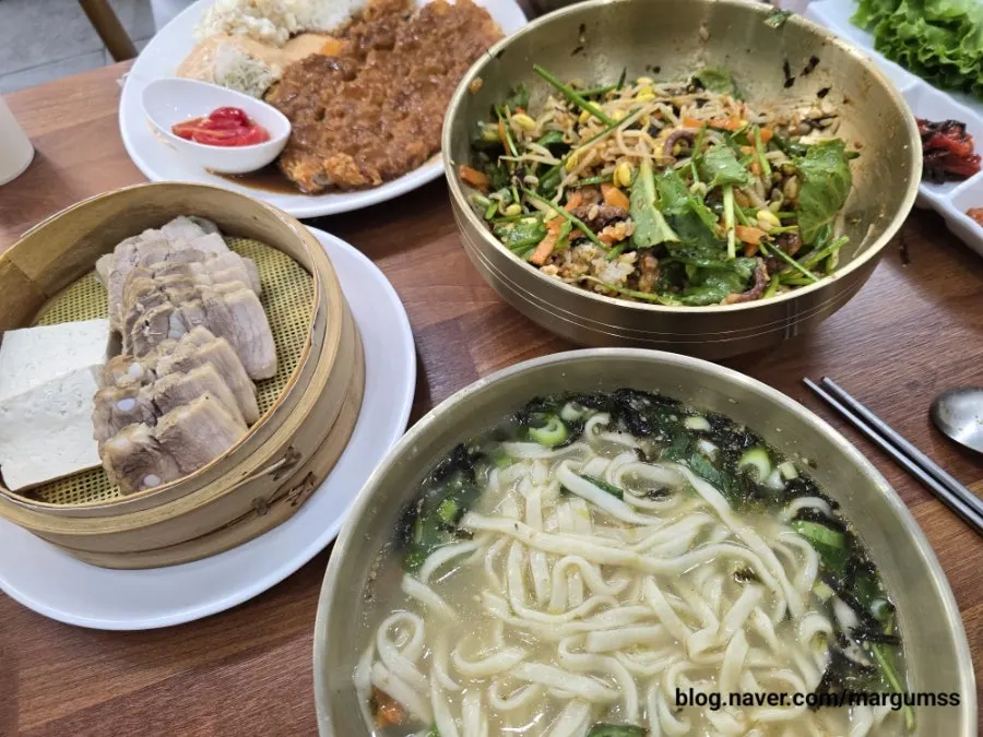 Table at Sinseon Myeonga after the meal