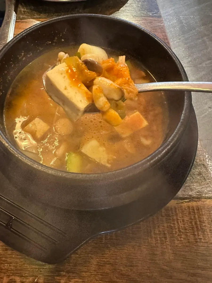 기본으로 나온 된장찌개
