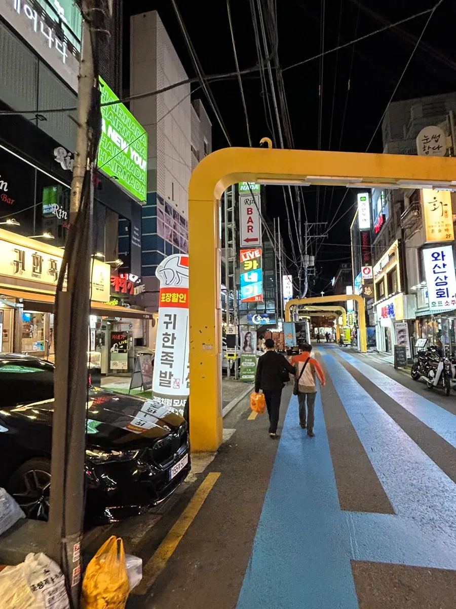 Exterior of Gwihanjokbal Yeonsinnae