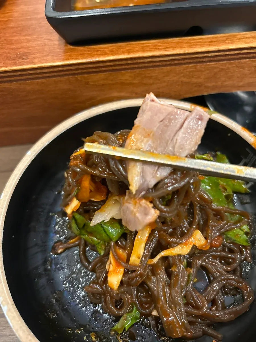 Close-up of the mixed mak guksu
