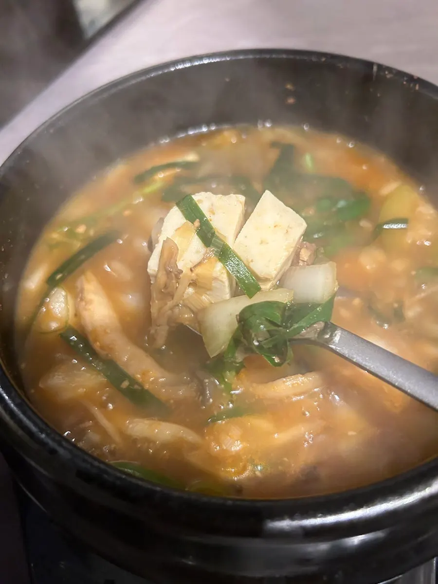 기본으로 나온 된장찌개