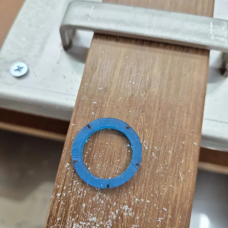 Clover design drawn on the wax ring