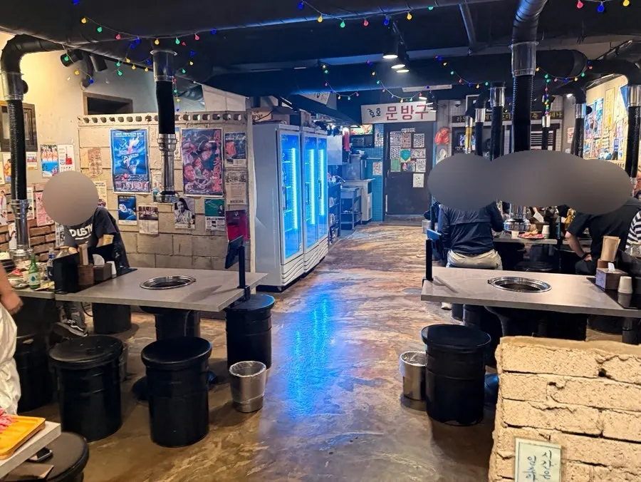 Retro-style interior of Golmokjip Galbisal