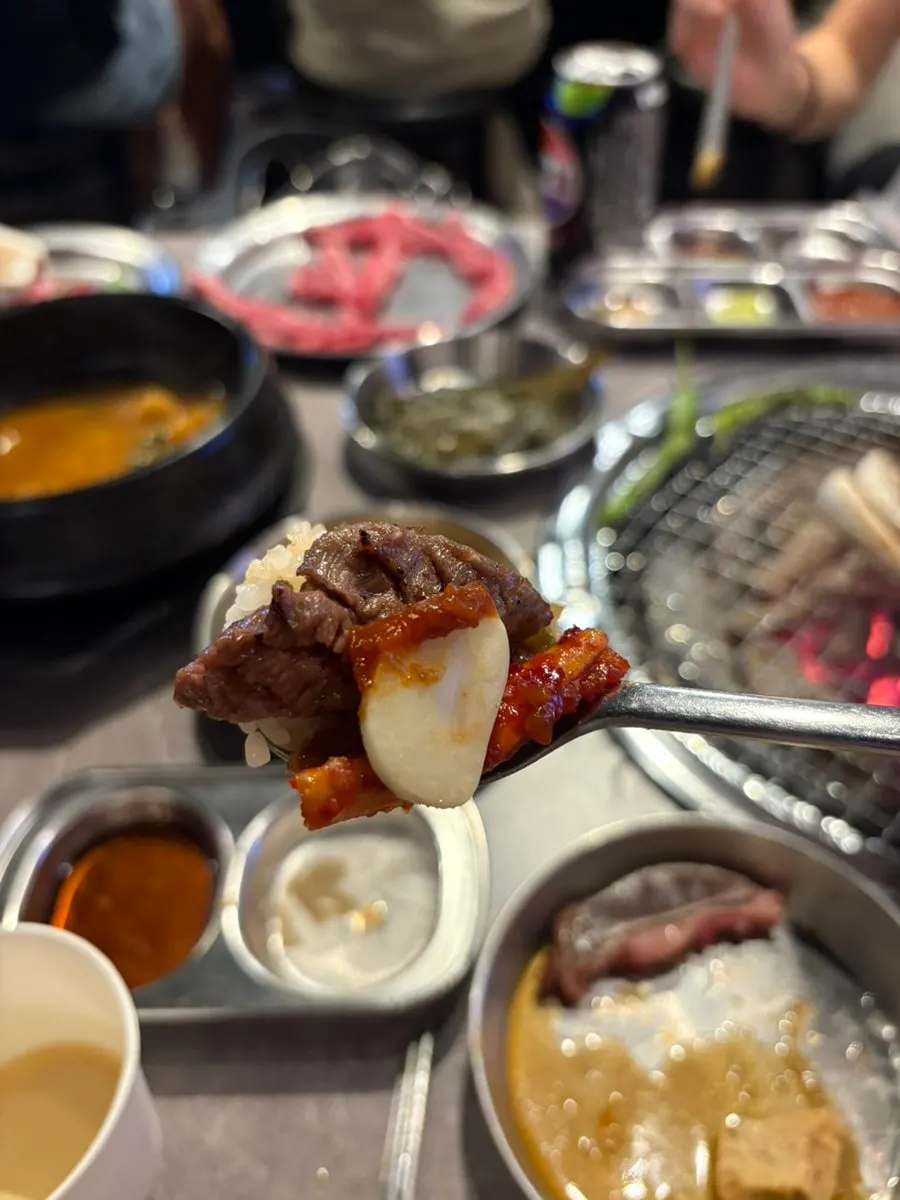 LA flower galbisal grilling over charcoal