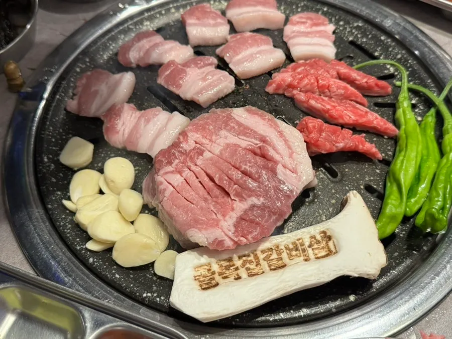 골목집갈비살 연신내본점 고기 상차림