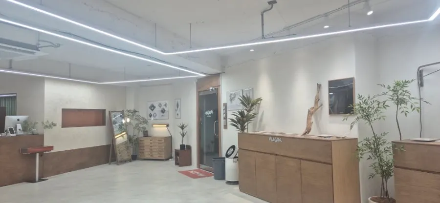 Neatly arranged interior of Munak ring workshop