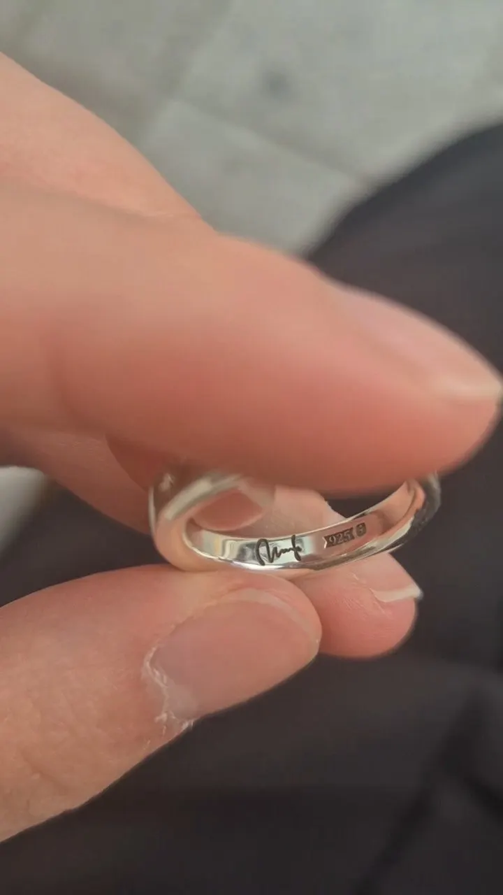 Finished ring with the Munak engraving included