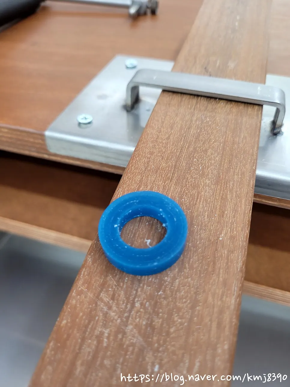 Process from wax carving to a silver ring