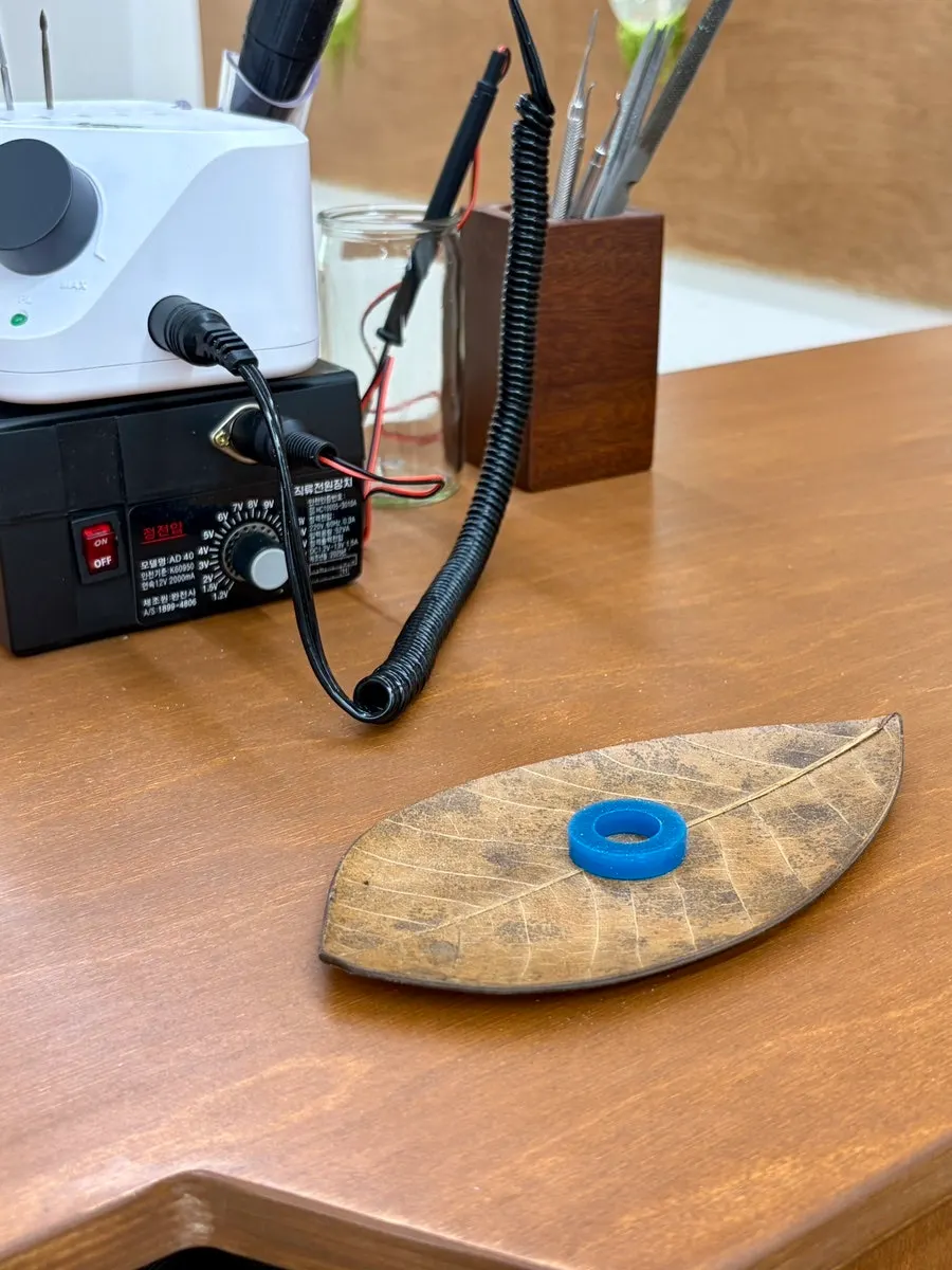 Wax ring material set at the workshop seat