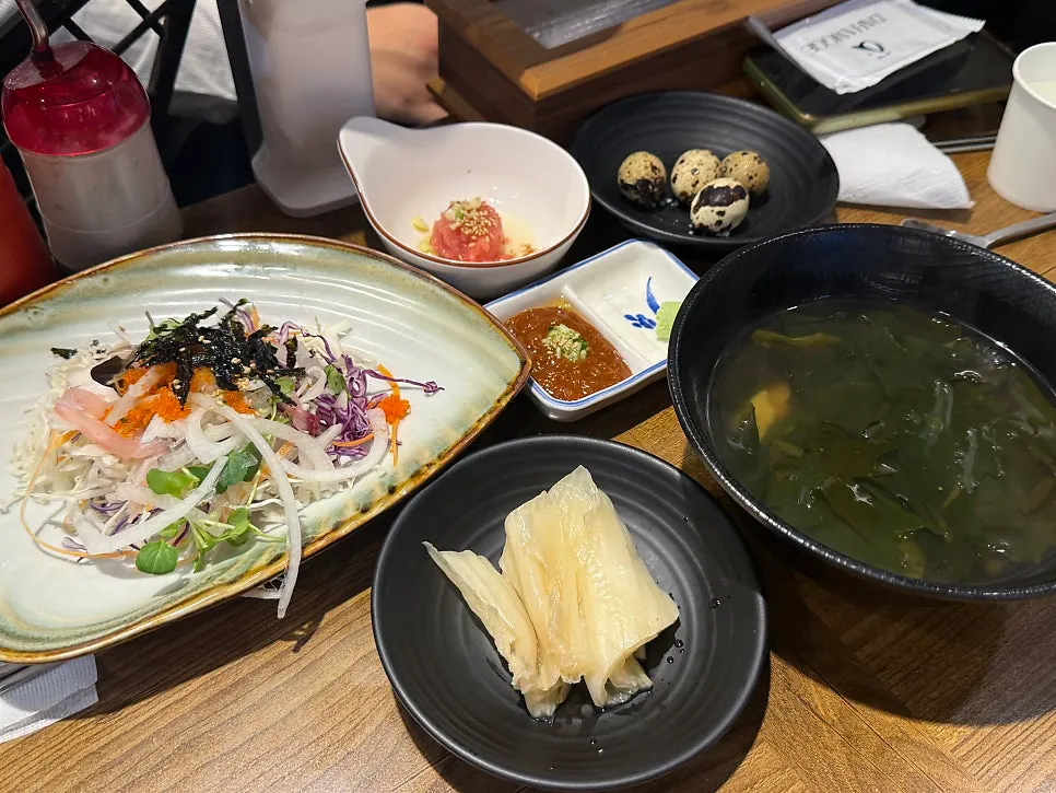 Free ramen noodle corner