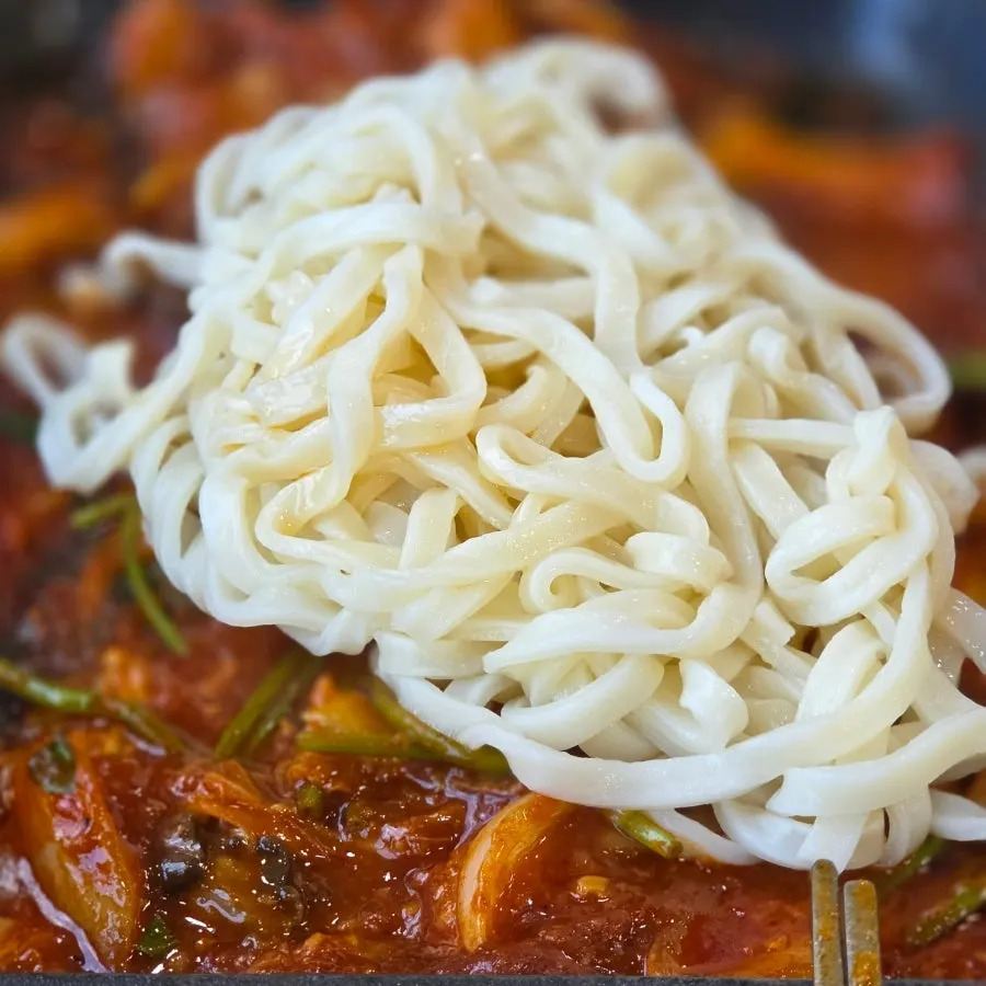Kalguksu noodle add-on in pork rib stew sauce