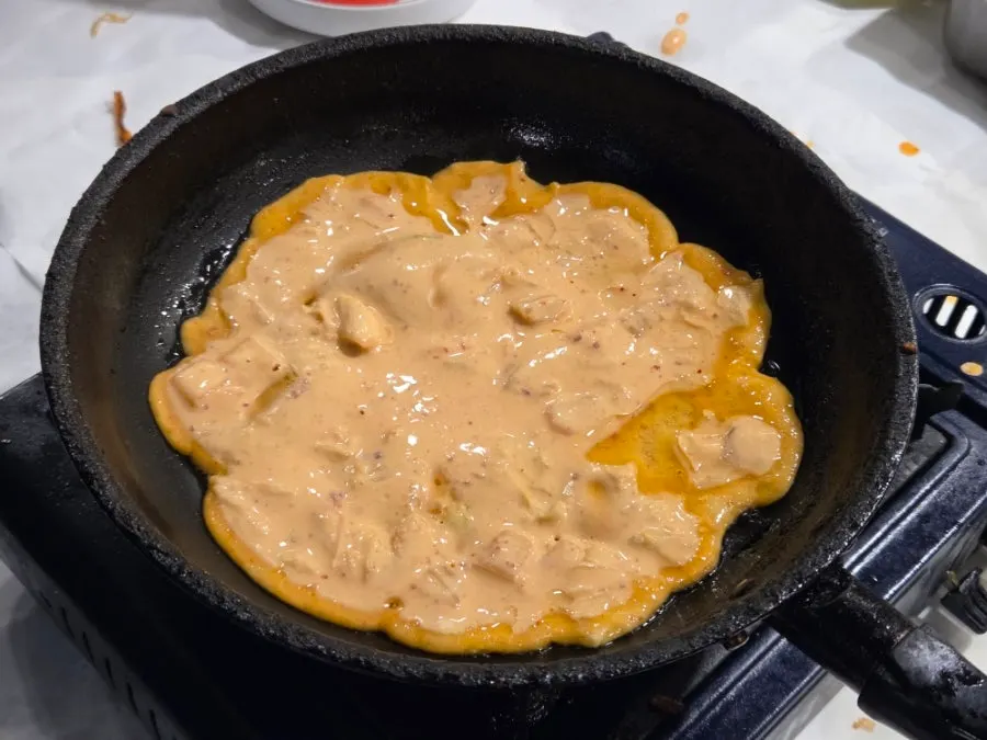 시그니처 김치부침개 반죽과 가스버너