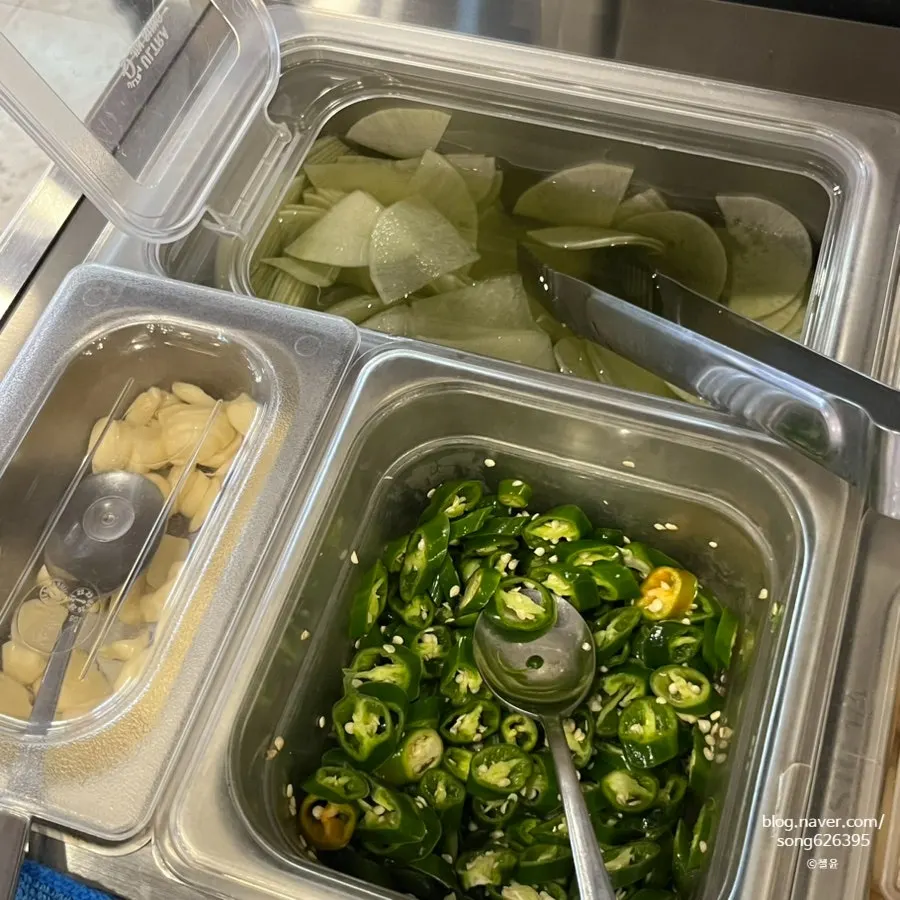 Perilla powder and soybean powder at the self-serve corner