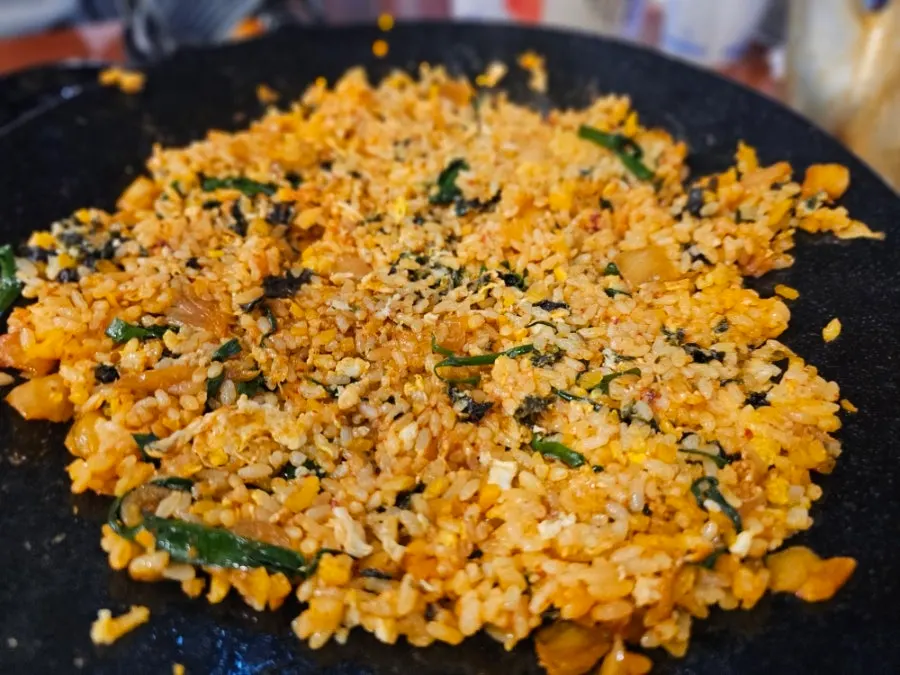 철판에서 셀프로 볶은 볶음밥