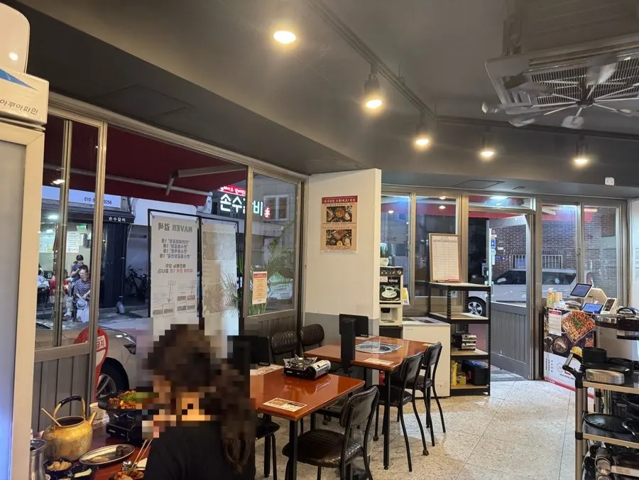 Interior and table setting at Yeonsu Gopchang Yeonsu Main Branch