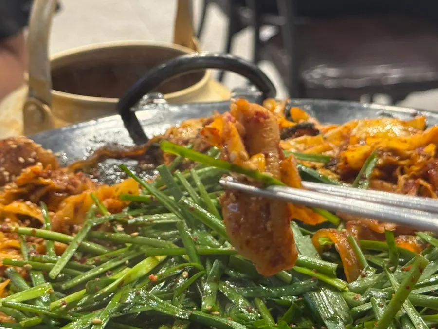Salt-grilled makchang with the house special sauce