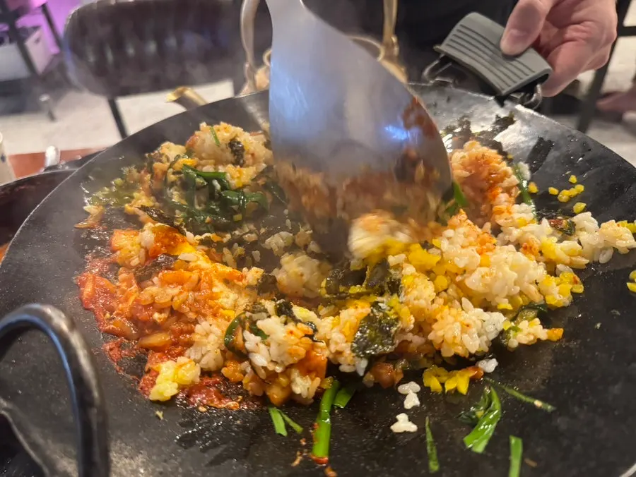 Ingredients for Yeonsu Gopchang's four-color sesame oil fried rice