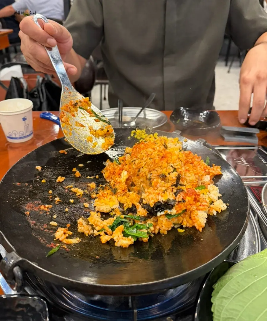 얼큰한 뚝배기 곱창전골 국물
