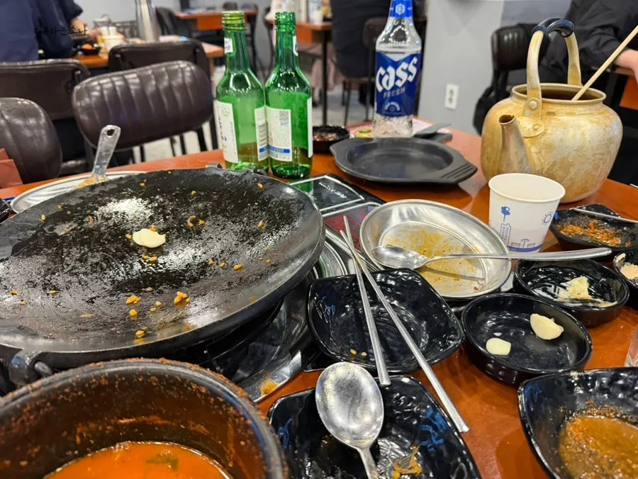 연수곱창 곱창과 술잔이 놓인 마무리 컷
