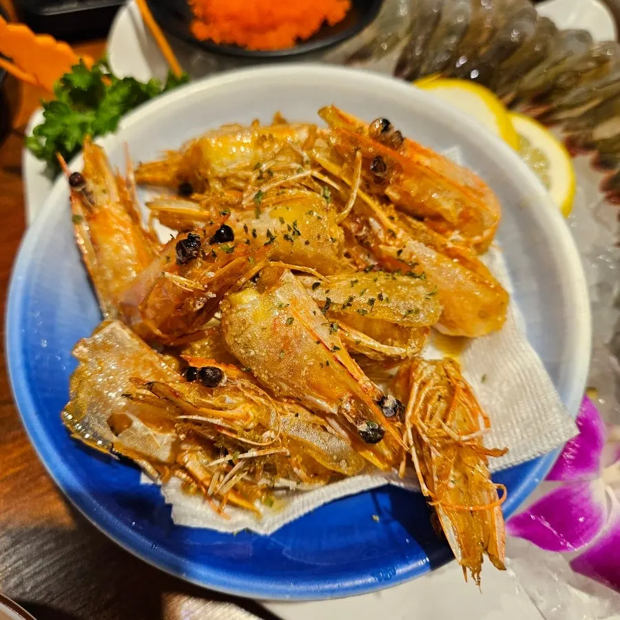 Trimmed raw shrimp sashimi with buldak mayo sauce