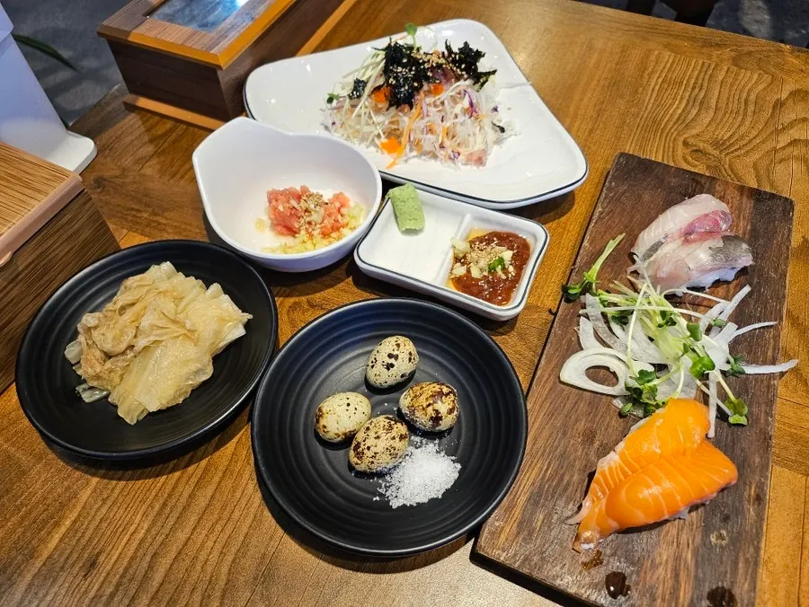 후식용 커피와 아이스크림이 준비된 코너