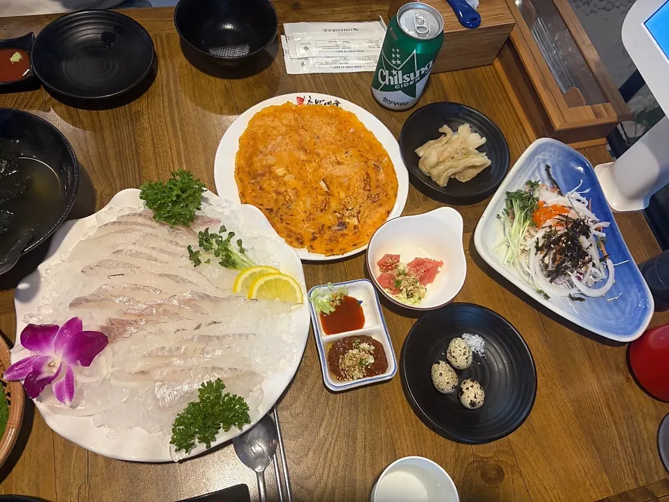 Table at Veteran General Fish Market Incheon Yeonsu Branch after the meal