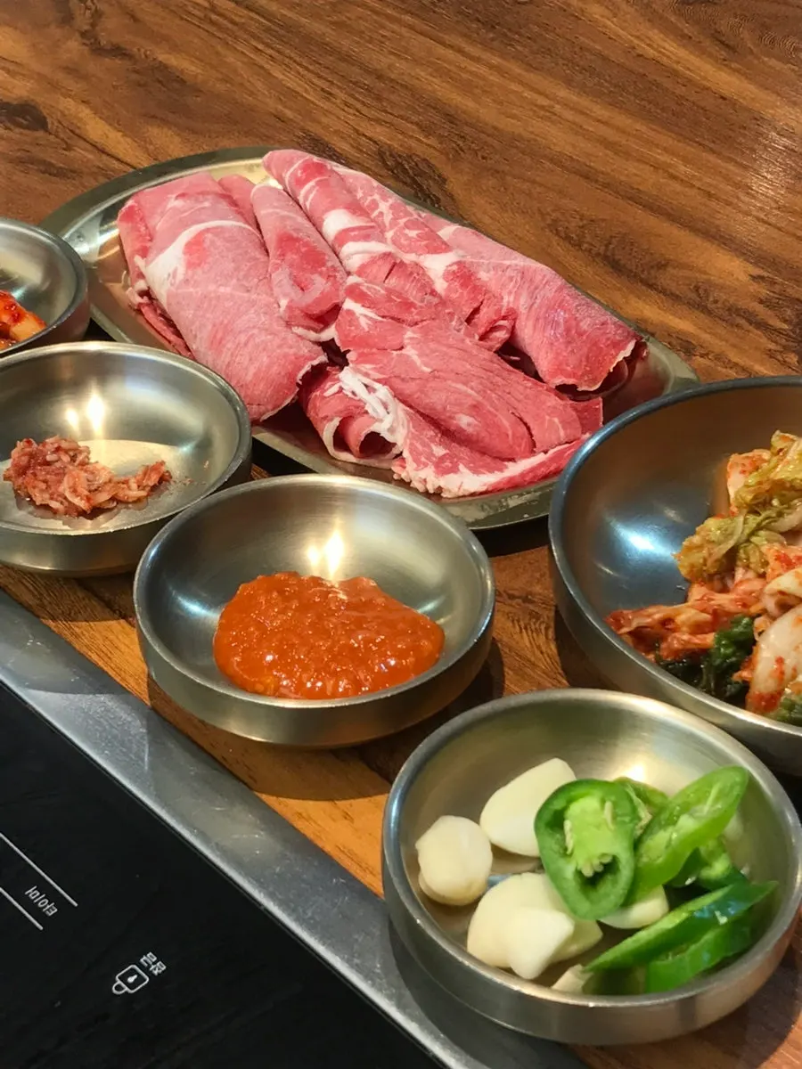 Yeonsuok Shabu Kalguksu in Chungju, main image
