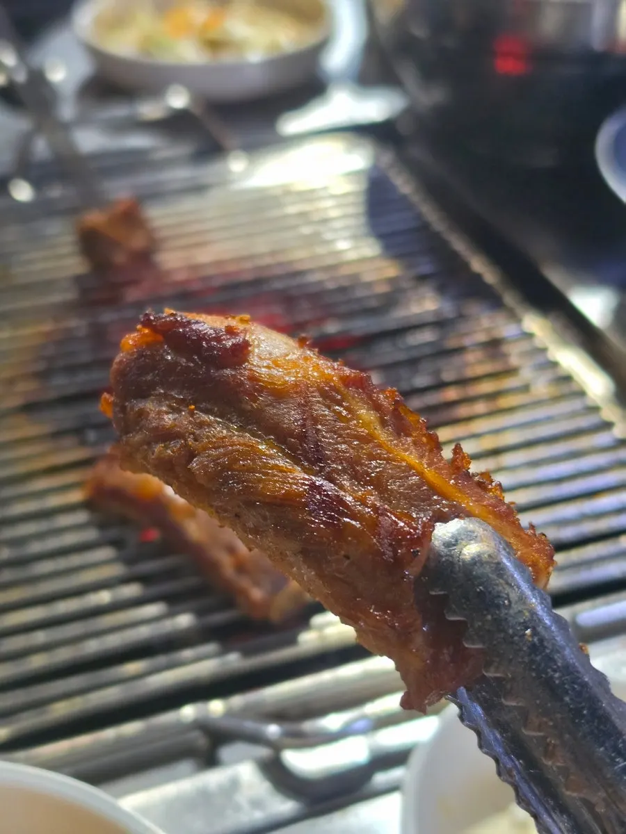 Pork king ribs eaten together with bibim naengmyeon