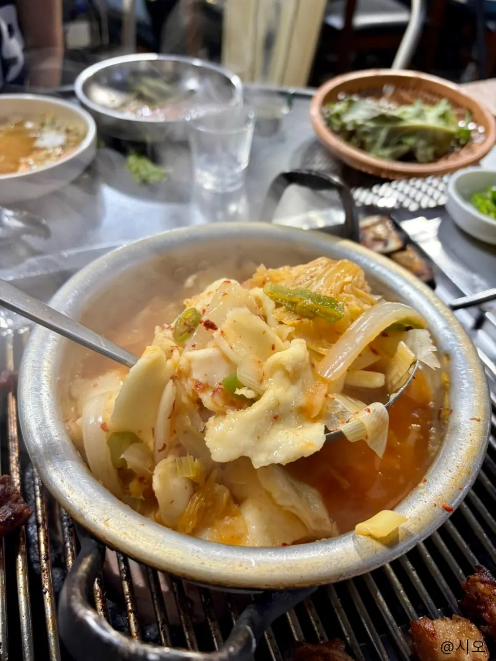 Hot bowl of kimchi sujebi at Yeontan Gongjang