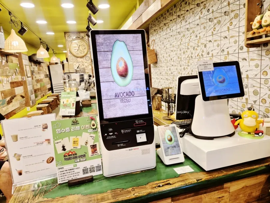 Ordering counter inside Avocado Yeosu