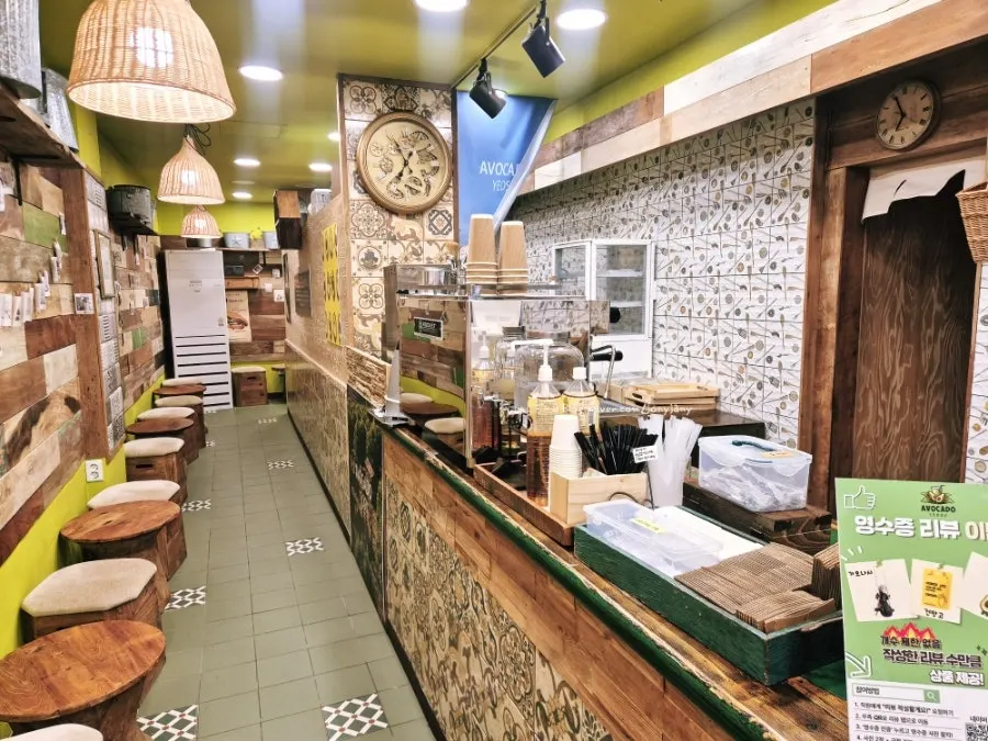 Decorative items inside Avocado Yeosu