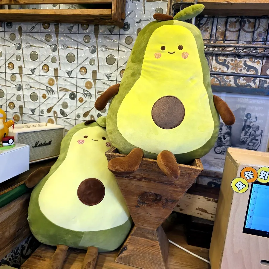 Stylish avocado-themed interior décor