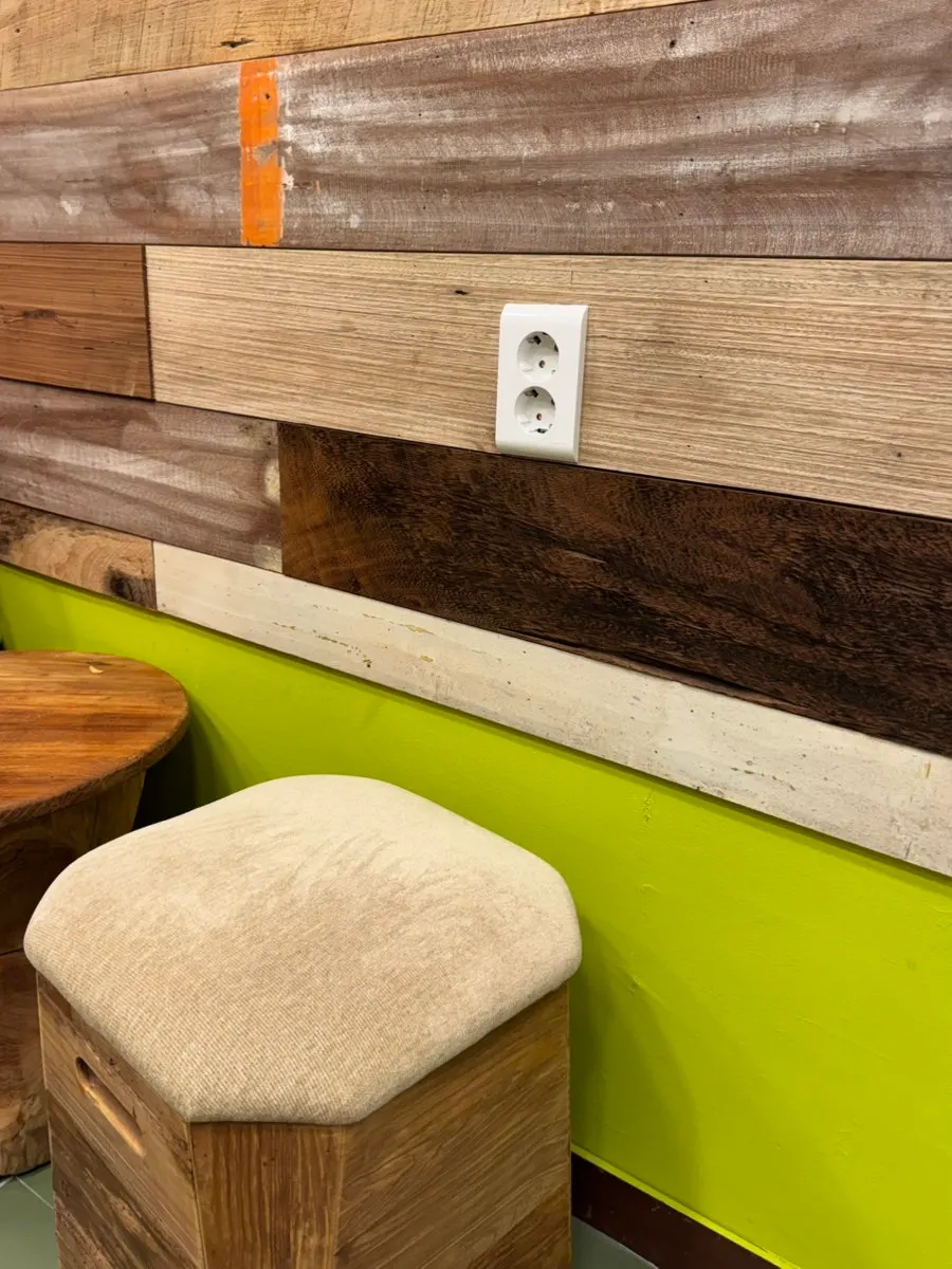 Chair with a lid that opens for storage