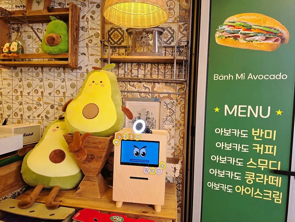기분전환하기 좋은 카페 좌석 공간