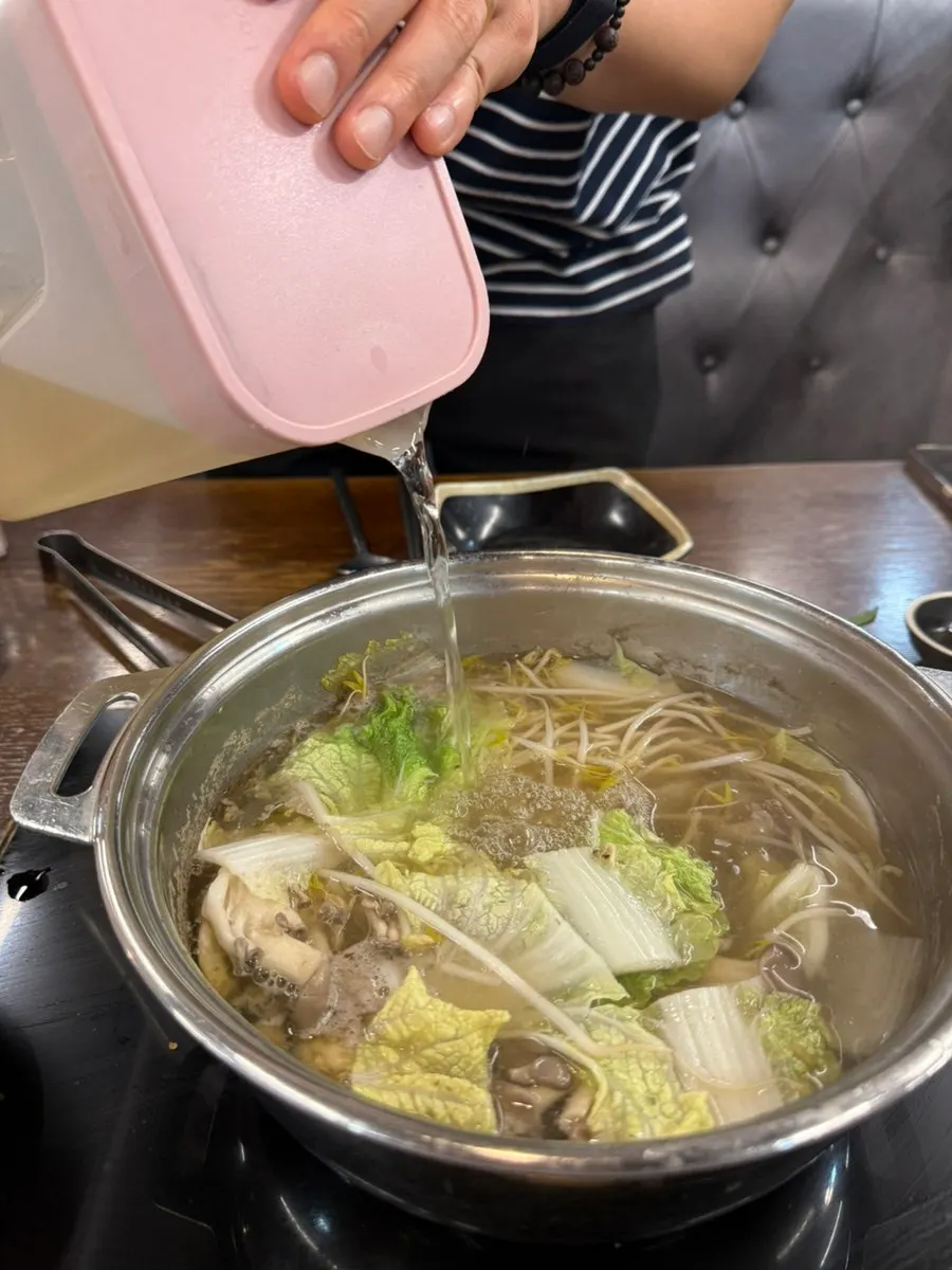 Shabu-shabu broth and rice paper wraps