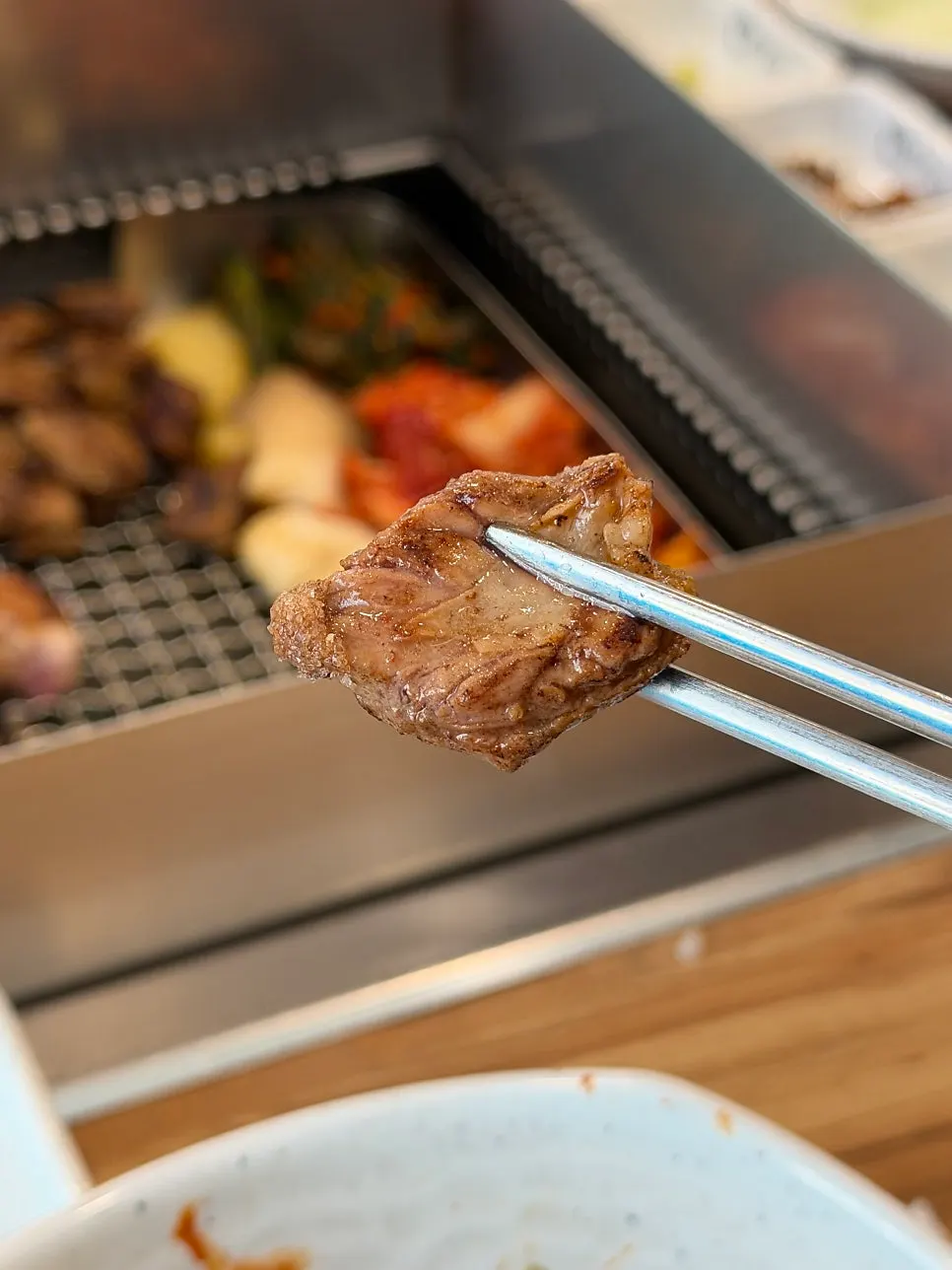 80% 익힘으로 구워준 목살 한 점