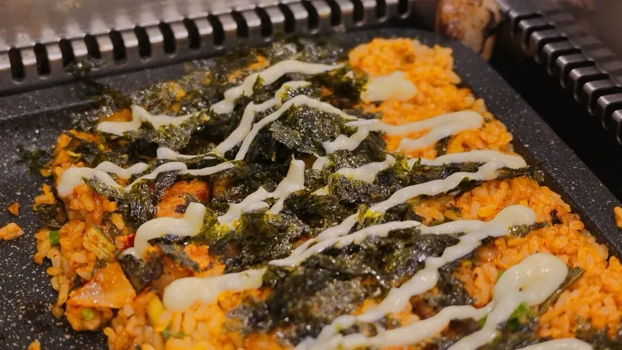 Gasyukgo fried rice stir-fried on the grill