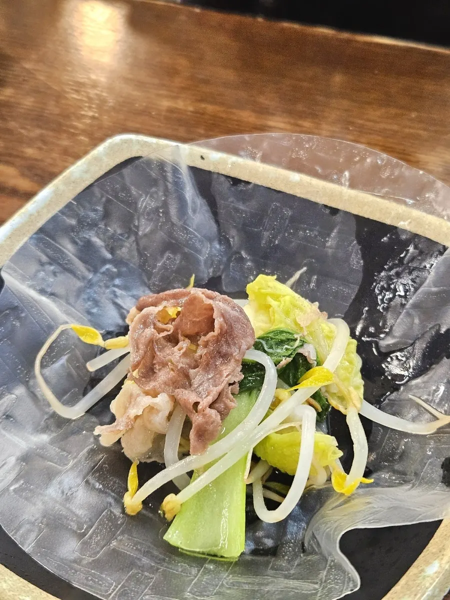 아이와 함께한 가족 외식 상차림