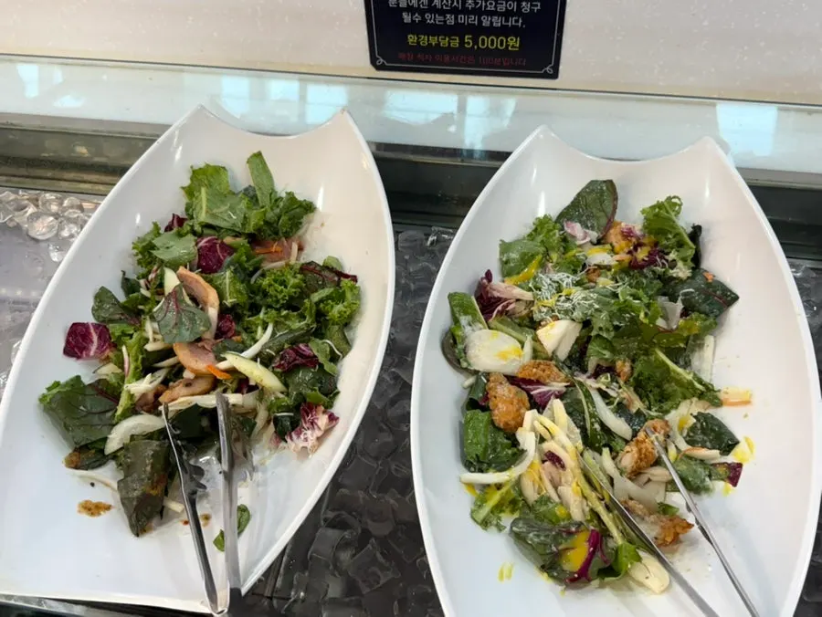 Overview of the Tongkeun Shabu side buffet corner