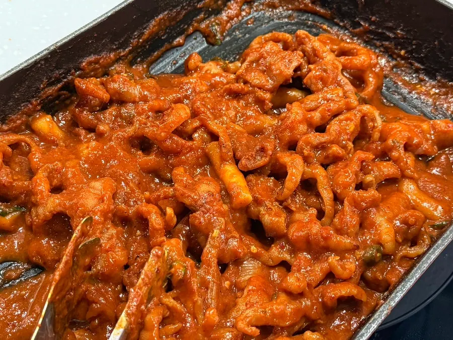 A plate of sweet and tangy jjolmyeon