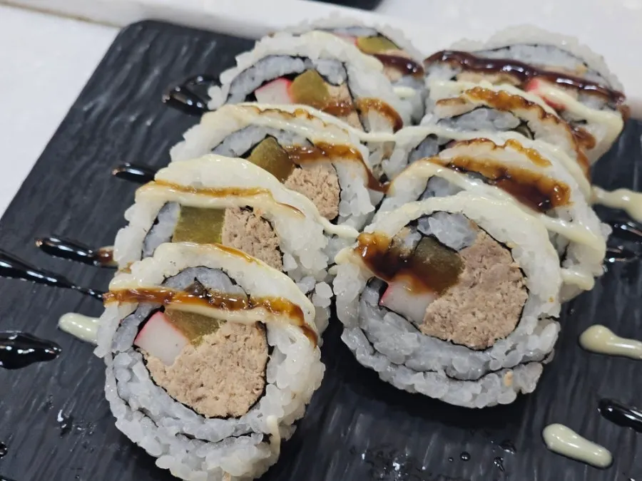 Sushi corner at the Tongkeun Shabu salad bar