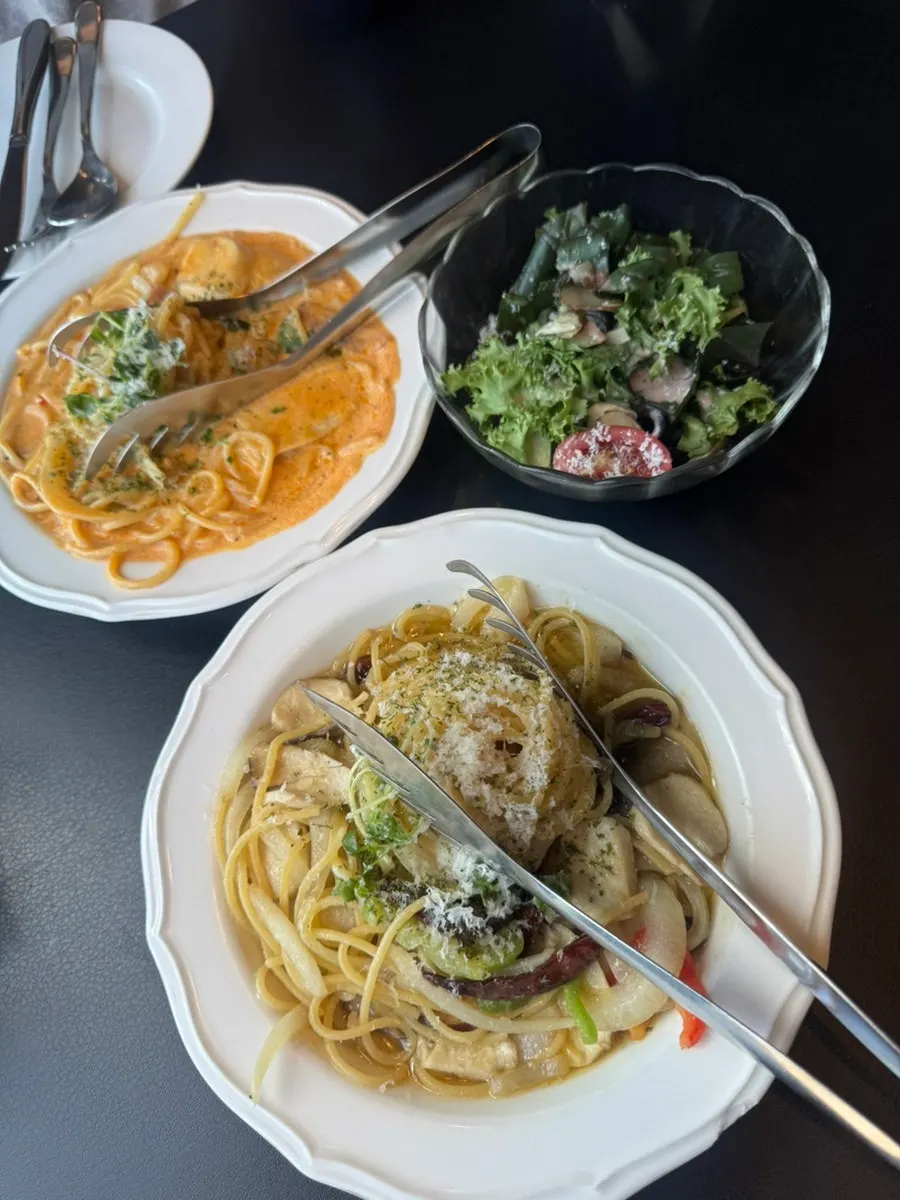 Truffle oil pasta and spicy cream pasta
