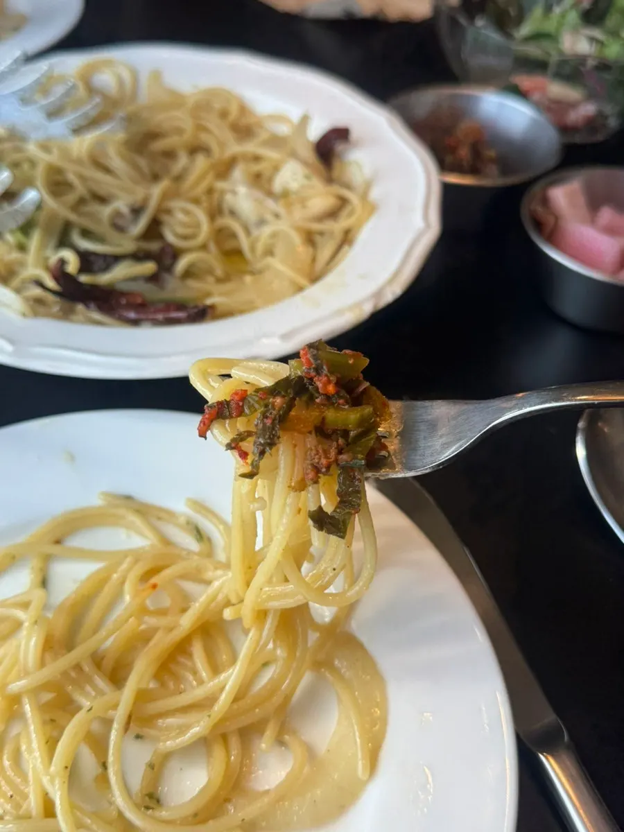 Truffle oil pasta and noodle texture