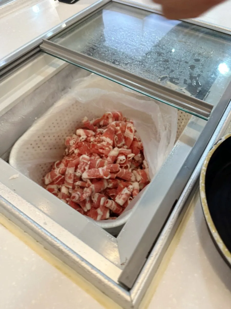 기본 육수와 닭사골 육수