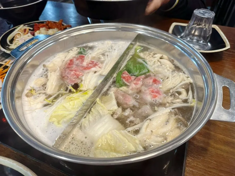 한 상 가득 담아온 음식