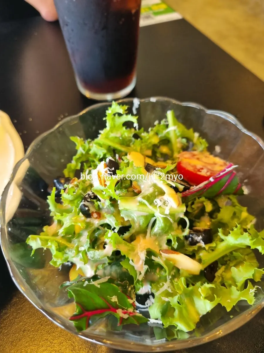 Ravenna's starter salad with olives