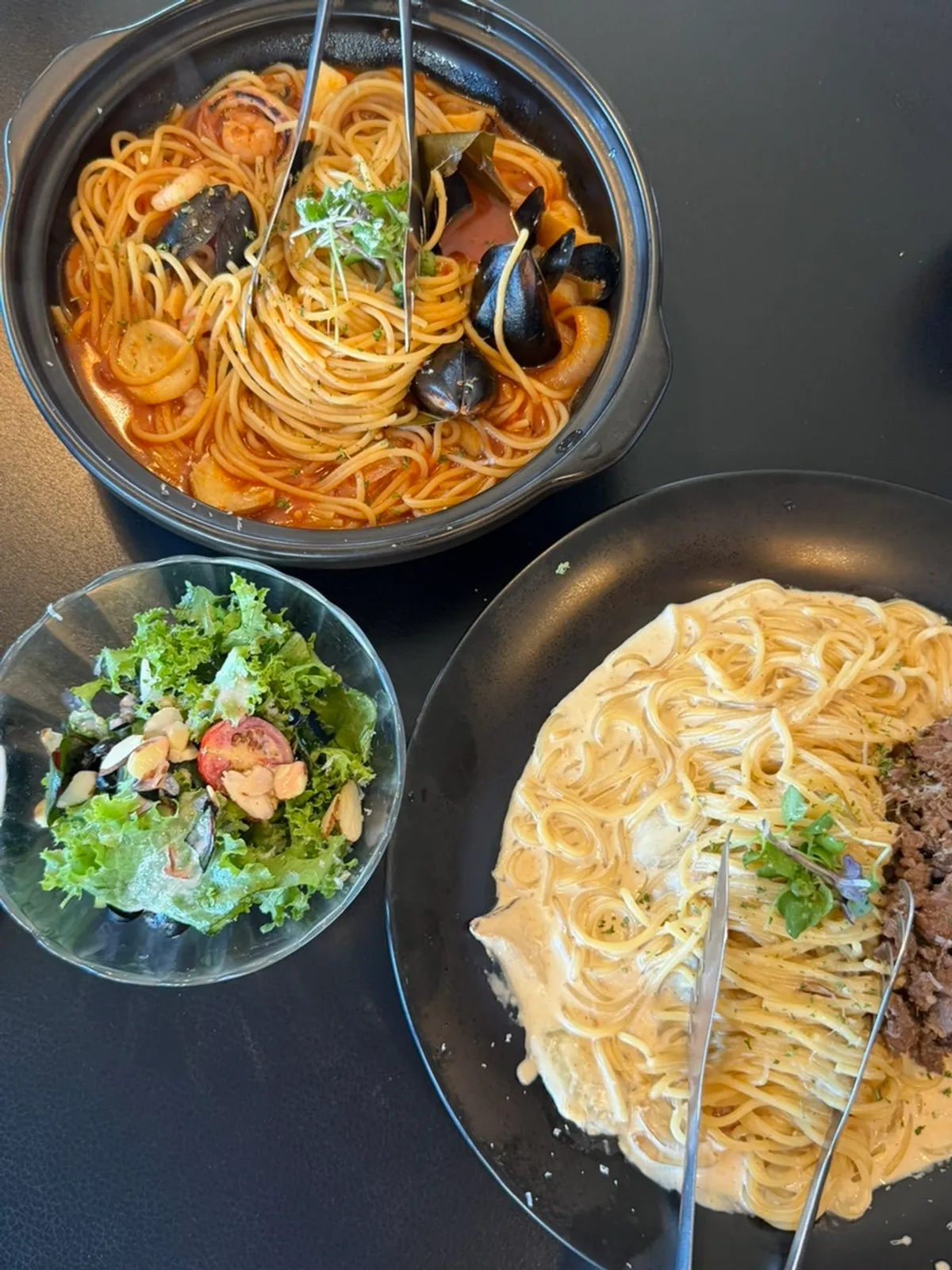 Vista del mar de Yeosu desde la ventana durante la comida