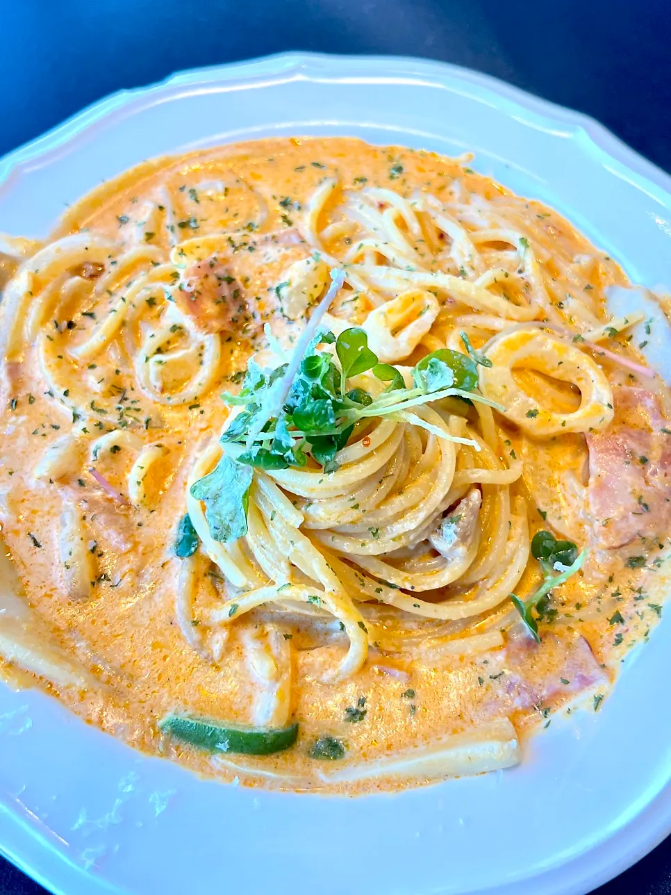 Spicy cream pasta with chicken