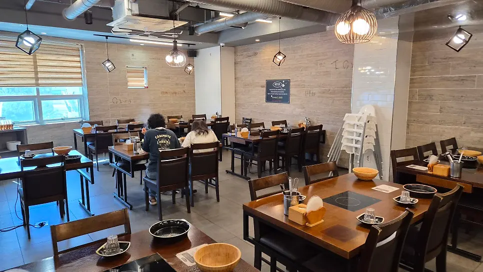 Tongkeun Shabu tables with generous spacing