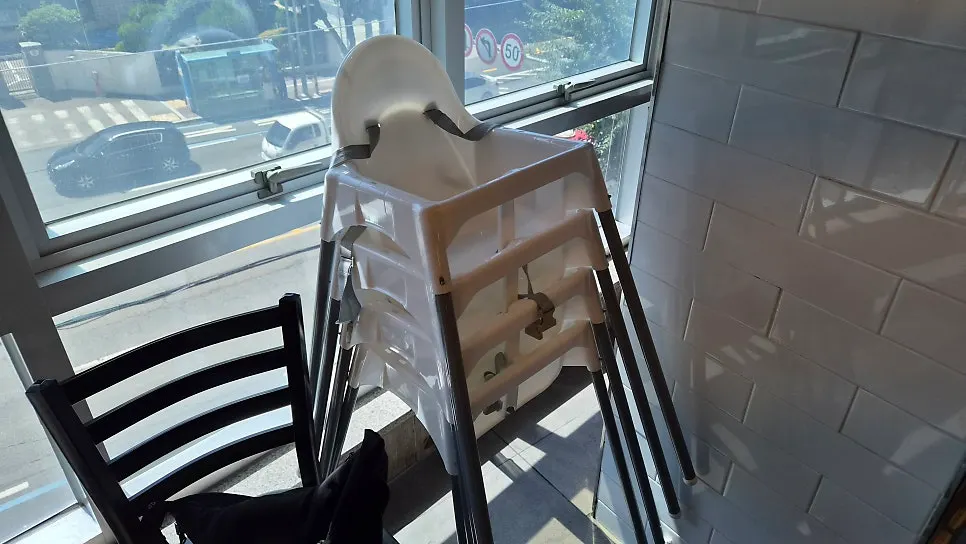 Kids' chairs for family visitors